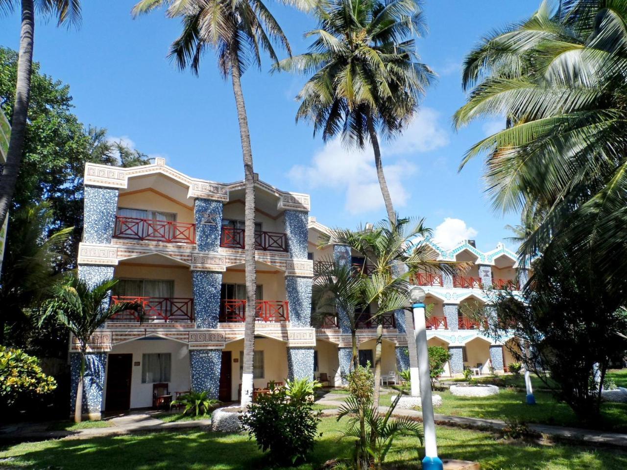 Sai Rock Beach Hotel & Spa Bamburi Exterior photo